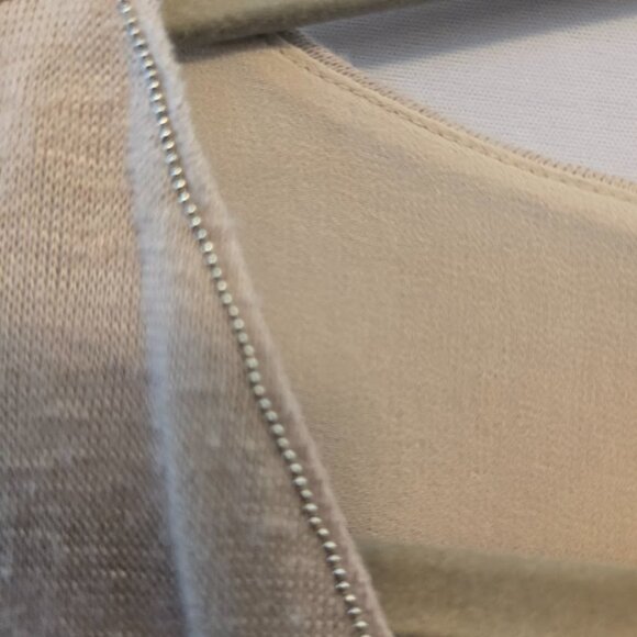 CROSBY. TAN SLEEVELESS TANK FULLY LINED VNECK SIZE LARGE LIGHTWEIGHT BEADED BOLO - Picture 6 of 11